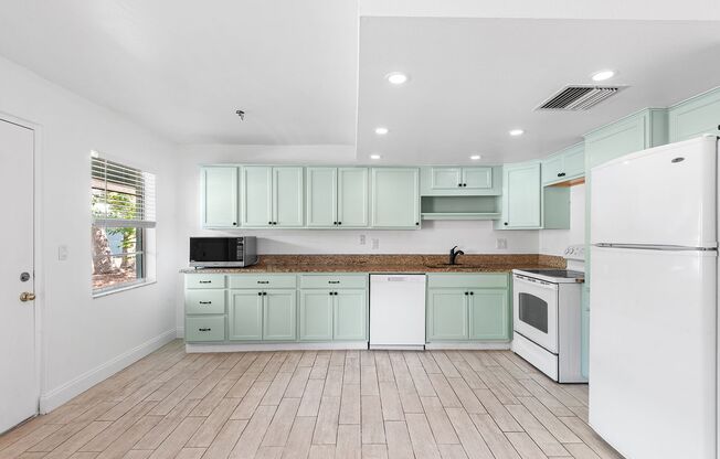 ST PETE APARTMENT FOR RENT!!