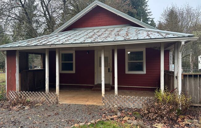 Cozy 2 bed, 1 bath country home!