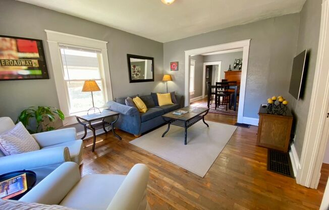 Two Bed Two Bath Home in West Plaza