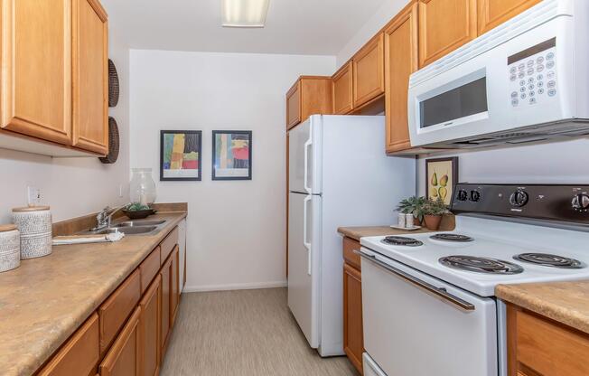 2 beds, 2 baths, 937 sqft, $1,750
