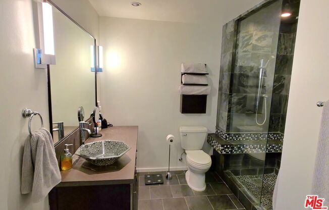 1 bed, 2 baths, 1,400 sqft, $4,200, Unit 1116