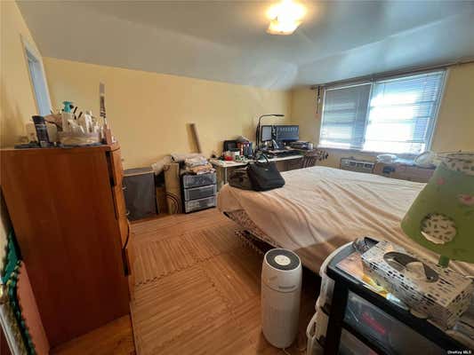 3 beds, 2 baths, $2,800, Unit 2FL