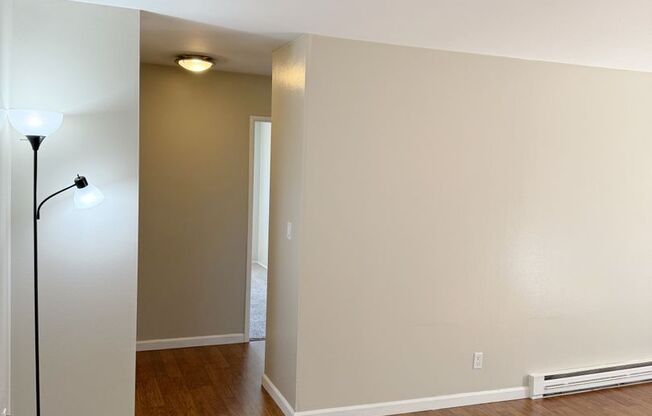 2 beds, 1 bath, 742 sqft, $1,750, Unit 202
