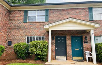 2 beds, 1.5 baths, 1,200 sqft, $1,350, Unit 513 Toombs St Unit 06