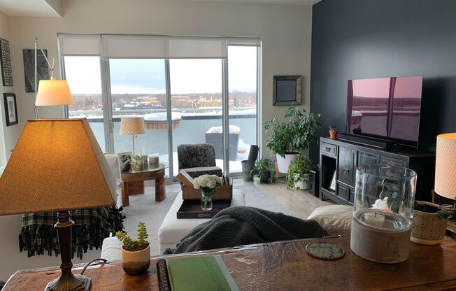 3 beds, 2 baths, 2,040 sqft, $3,995, Unit 603