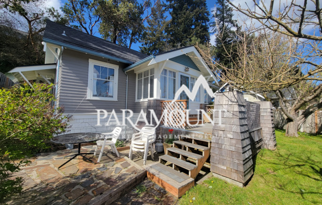 2 Bedroom with a Water View!