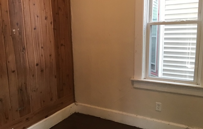 2 beds, 1 bath, $850