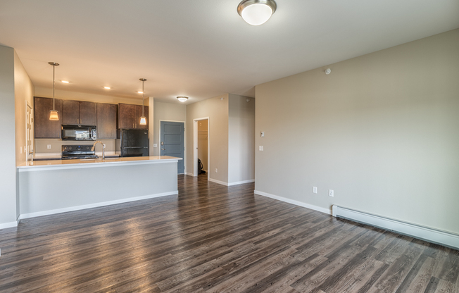 3 beds, 2 baths, 1,301 sqft, $1,725, Unit 302
