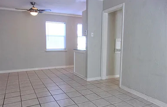 Updated 1-Bedroom in the Heart of the Plaza District
