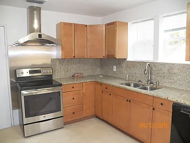 115 E CHAPMAN RD