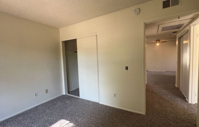 2 beds, 1 bath, $2,595