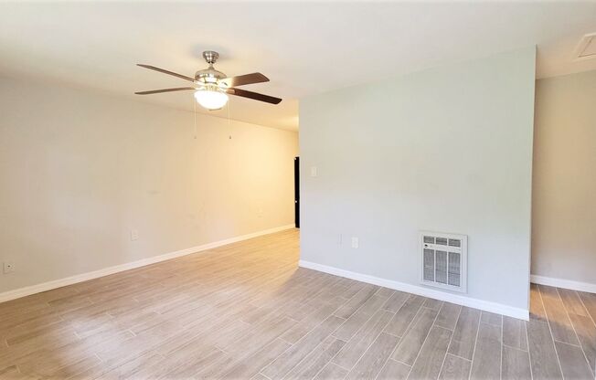 Charming 2 Bedroom, 1 Bath