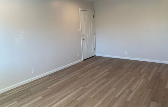 1 bed, 1 bath, 464 sqft, $1,300, Unit 116