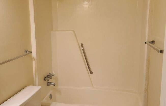 2 beds, 2 baths, $1,375