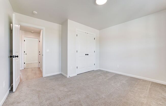 Brand New Home in Mustang!