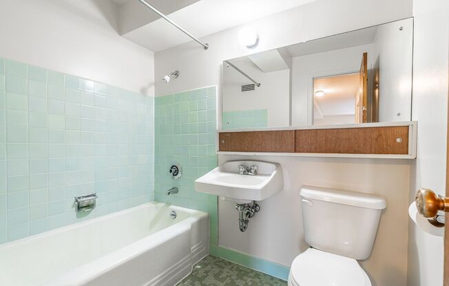 1 bed, 1 bath, 784 sqft, $1,850, Unit 202