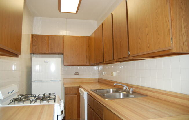 Studio, 1 bath, 500 sqft, $1,665, Unit 553-315