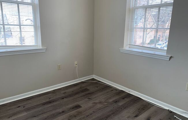 2 beds, 1 bath, $1,575, Unit T