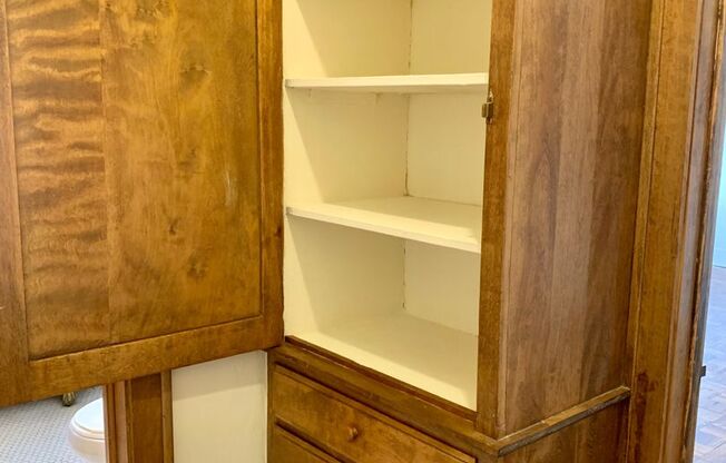 Studio, 1 bath, 500 sqft, $1,665, Unit 553-411