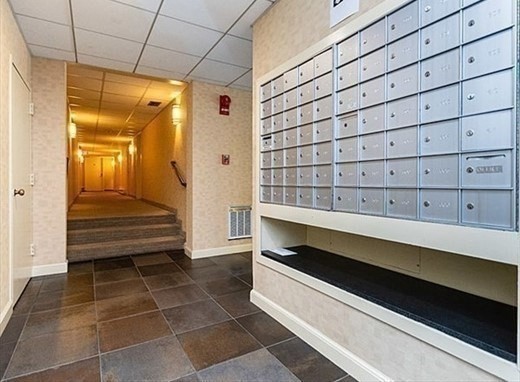 1 bed, 1.5 baths, 781 sqft, $3,000, Unit 202