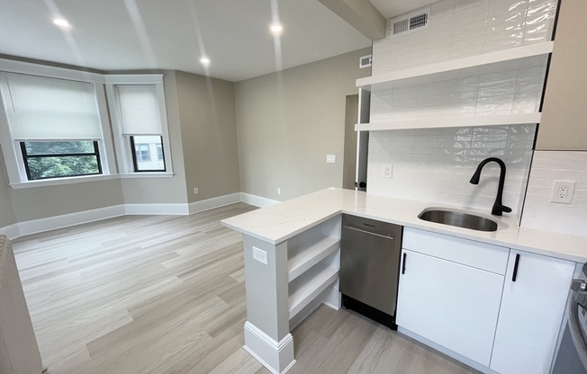 1 bed, 1 bath, 550 sqft, $3,750, Unit 37