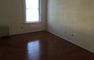 2 beds, 1 bath, 1,000 sqft, $1,250, Unit 07