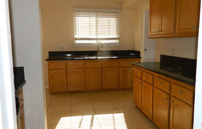 4303 1/2 8 AVE