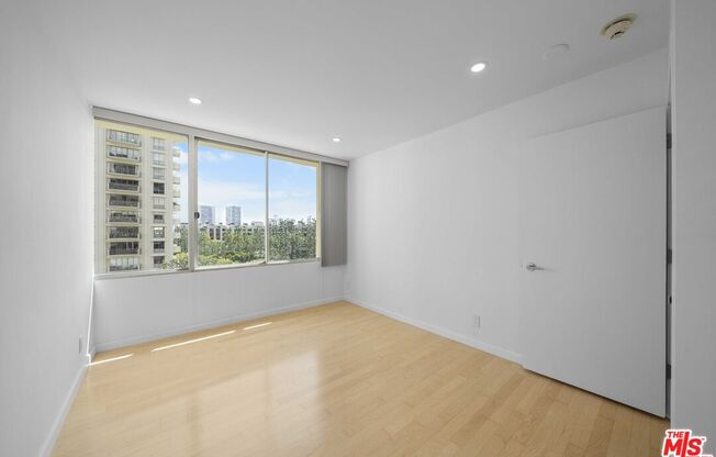 2 beds, 2 baths, 1,080 sqft, $6,300, Unit 808