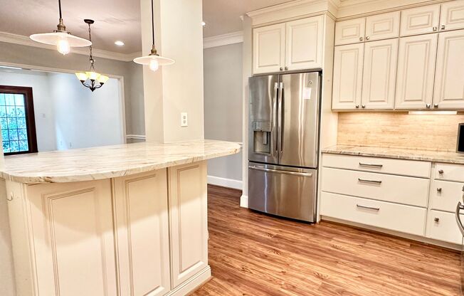 Sutton Place - 3 beds 2.5 baths!  Parking!  Pets Welcome!
