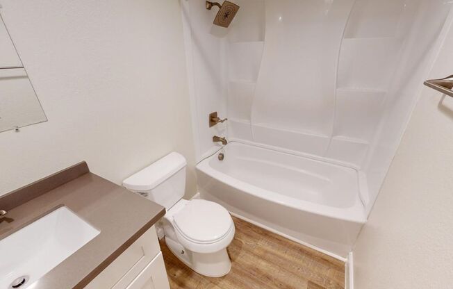 1 bed, 1 bath, 630 sqft, $995, Unit 18