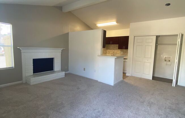 2 beds, 2 baths, 1,038 sqft, $1,215, Unit 3302