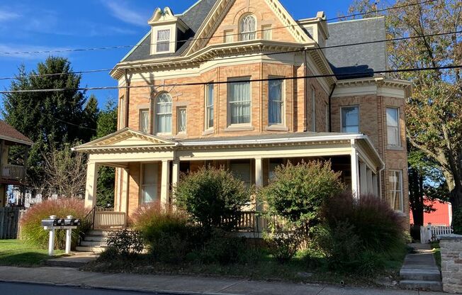 Beautiful Victorian home located in Dallastown with Apartments available on West Main Street