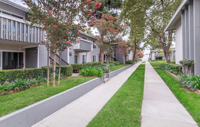 YOUR NEW APARTMENTS HOME AWAITS IN TUSTIN, CALIFORNIA