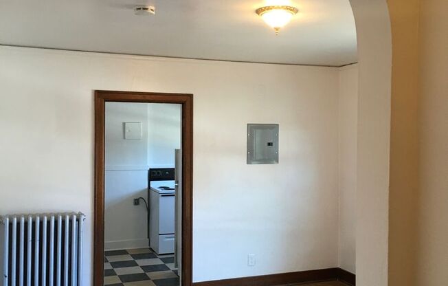 Studio, 1 bath, 400 sqft, $1,250