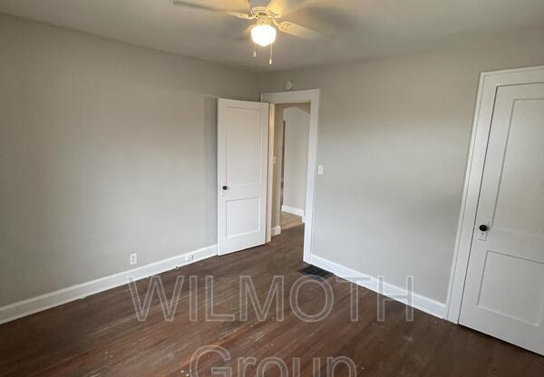 2 beds, 1 bath, 720 sqft, $895