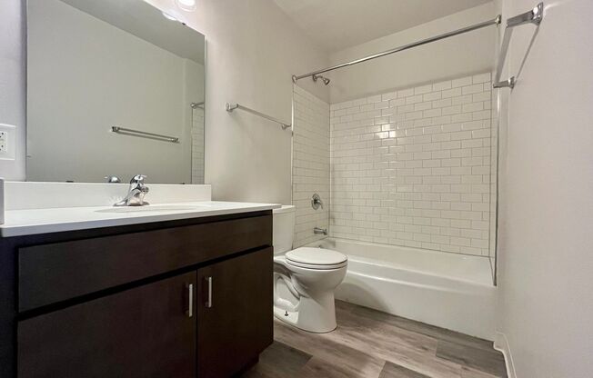 1 bed, 1 bath, $1,125, Unit 220