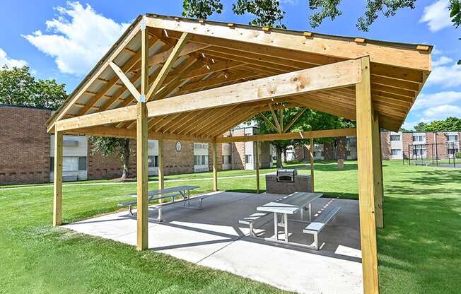 grilling area at apartment community