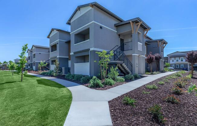 Avalon - Apartments in Fresno, CA