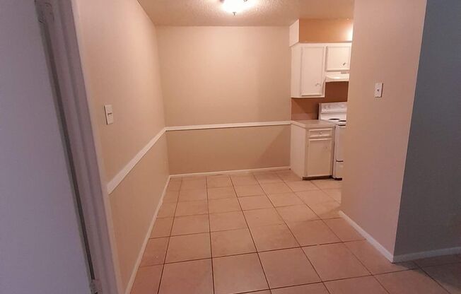 1 bed, 1 bath, 750 sqft, $669, Unit 14