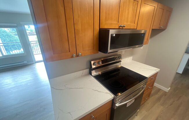 2 beds, 2 baths, 1,100 sqft, $2,695, Unit 3520 - 201