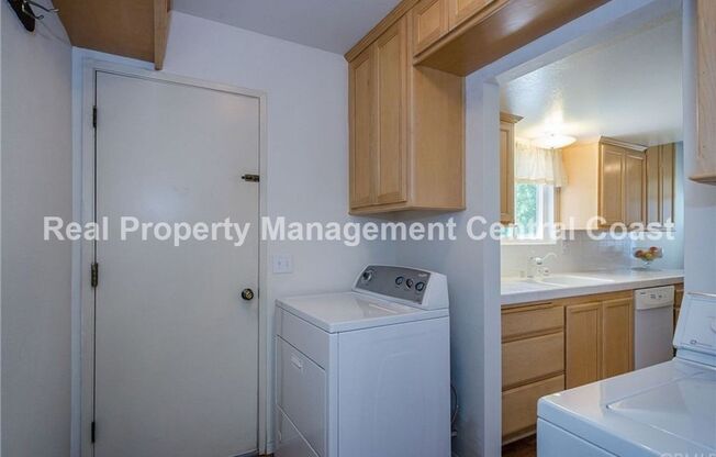 2 beds, 1 bath, $1,900