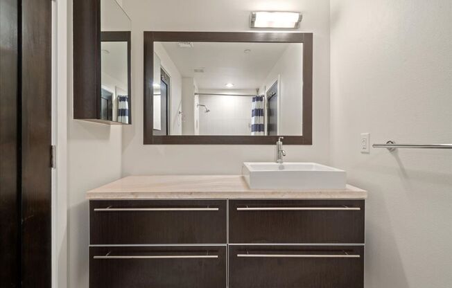 2 beds, 2 baths, $2,195, Unit Unit 102