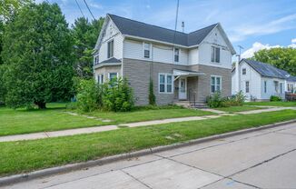 1111 Oviatt St, Kaukauna
