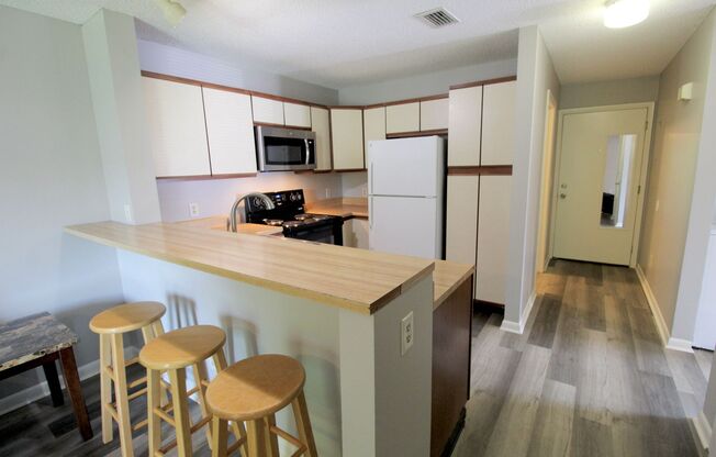 2 beds, 2 baths, $750