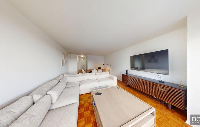 1 bed, 1.5 baths, $6,000, Unit 15G