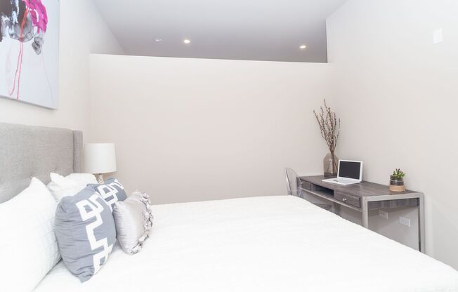 1 bed, 1 bath, 690 sqft, $1,995, Unit 410