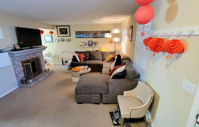 Spacious 4-bedroom, 3.5-bathroom townhome in Centennial