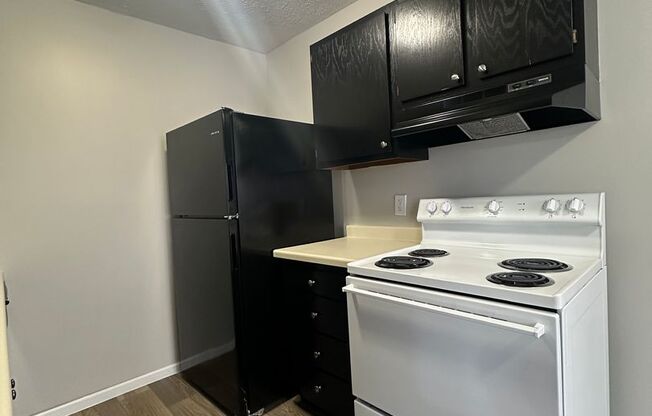 2 beds, 1 bath, 800 sqft, $925, Unit 773