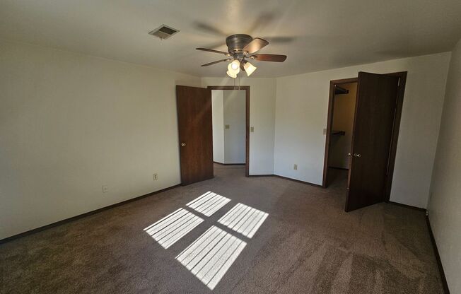 2 beds, 2 baths, 1,034 sqft, $1,299, Unit 1401 018