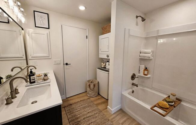 2 beds, 1 bath, 950 sqft, $2,195, Unit 107